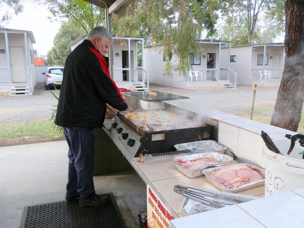 Narrabri Motel And Caravan Park Kültér fotó